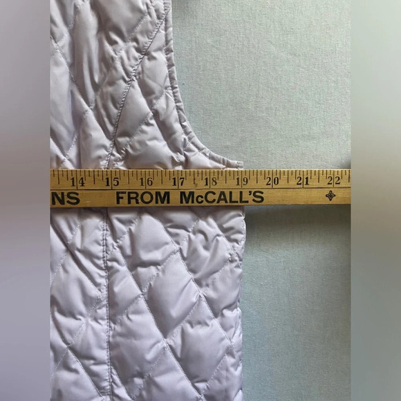 Eddie Bauer Goose Down pastel purple embroidered quilted light weight vest Sz M - Picture 8 of 9